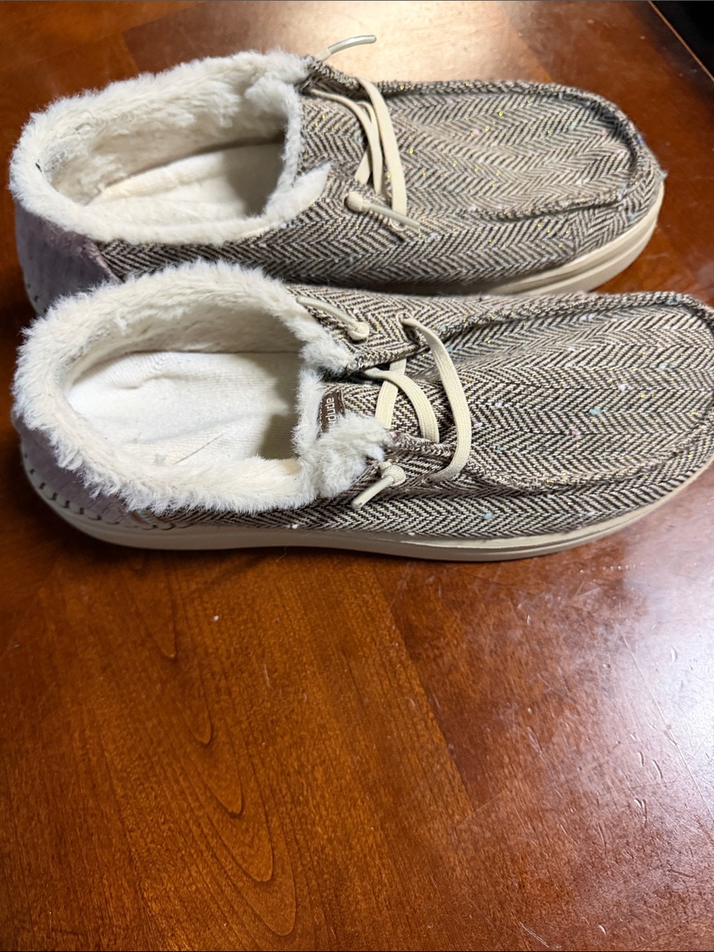 Cozy Herringbone Slip-On Slippers with Faux Fur Trim